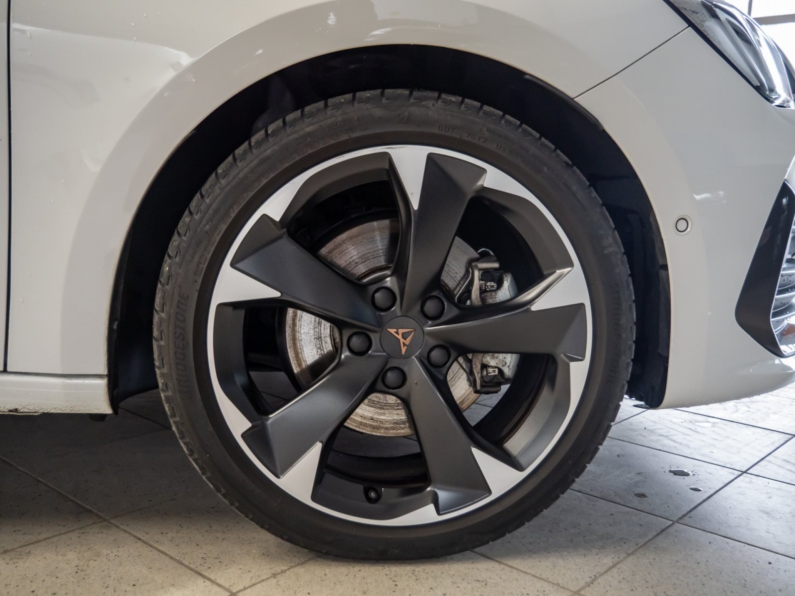 Leon Sportstourer e-HYBRID TSI DSG+ALU 18+RÜCKFAHRKAMERA+DCC+NAVI+LED+STAUASSITENT+FULL LI